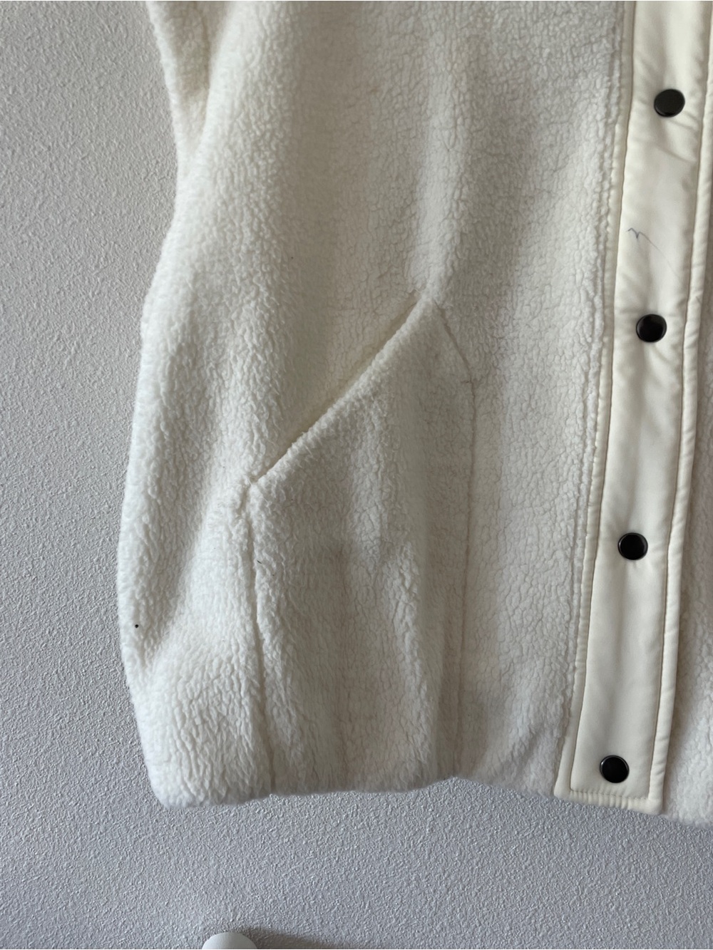 Alter’d State Cream Fleece Snap-Front Vest - Picture 3 of 7